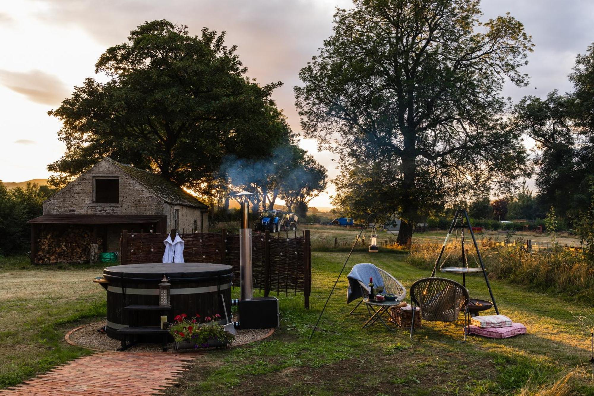 Toadland Shepherd Huts Durham Exterior foto
